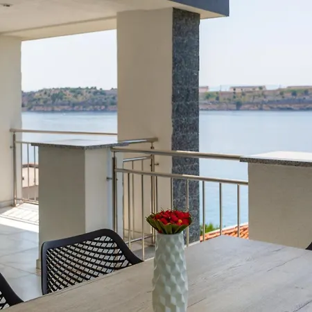 Nada Sea View&whirpool Island Krk By 别墅 奥米沙利